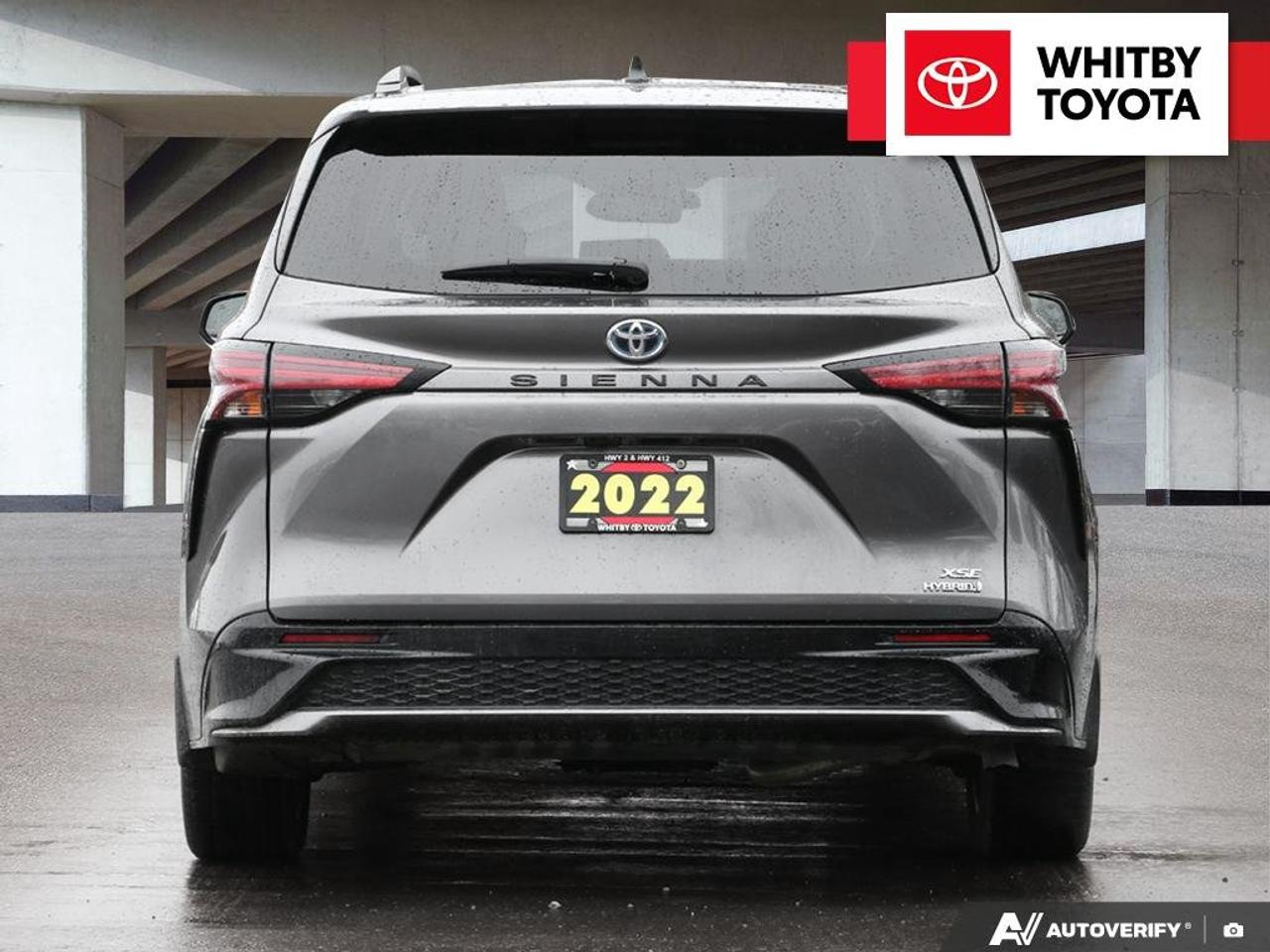 2022 Toyota Sienna Hybrid XSE 2.5L Photo