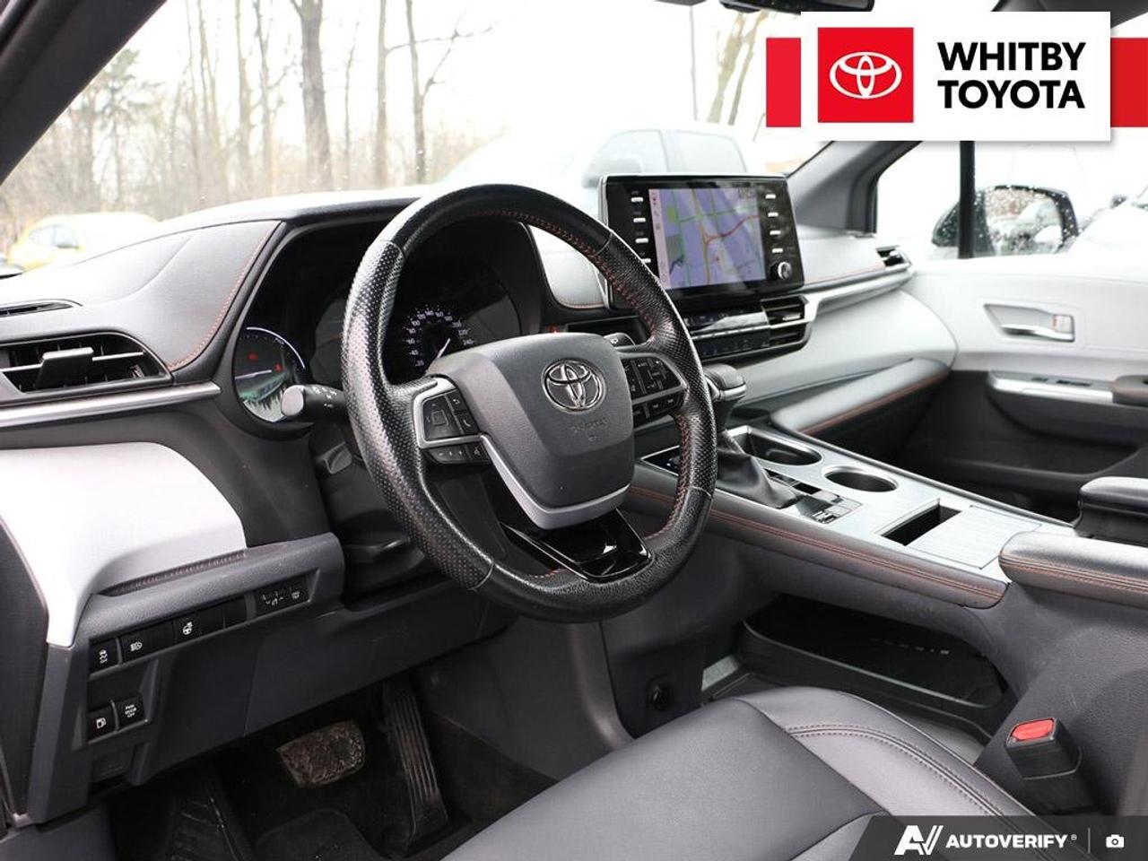 2022 Toyota Sienna Hybrid XSE 2.5L Photo