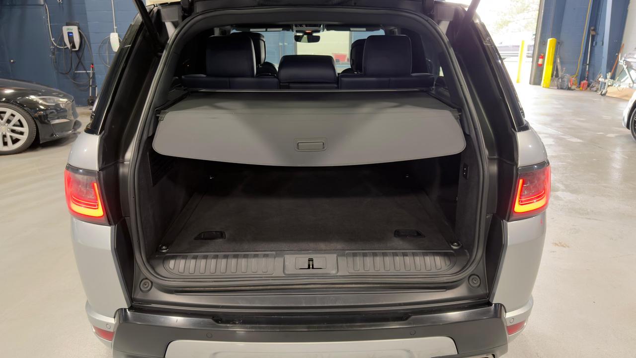 2019 Land Rover Range Rover Sport HSE Dynamic Photo