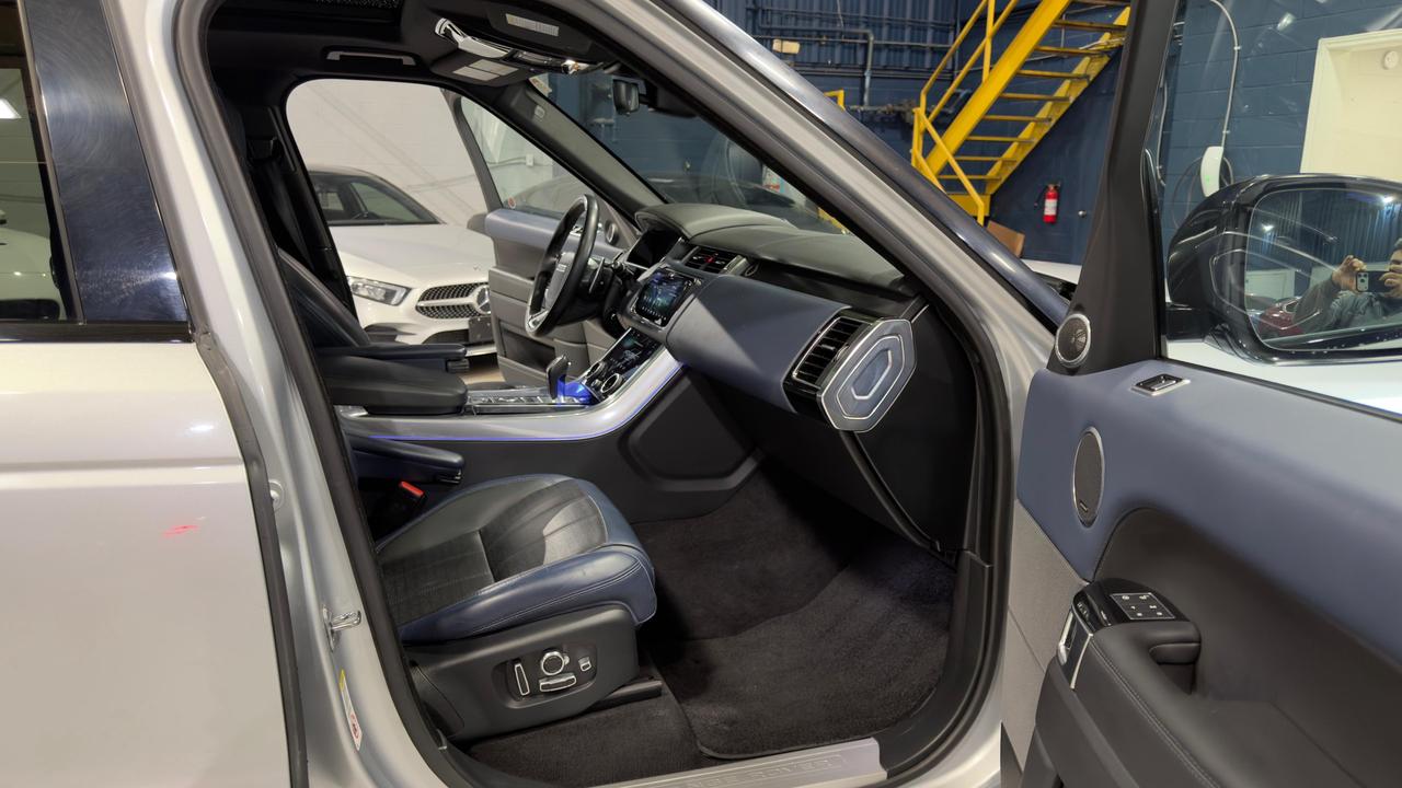 2019 Land Rover Range Rover Sport HSE Dynamic Photo