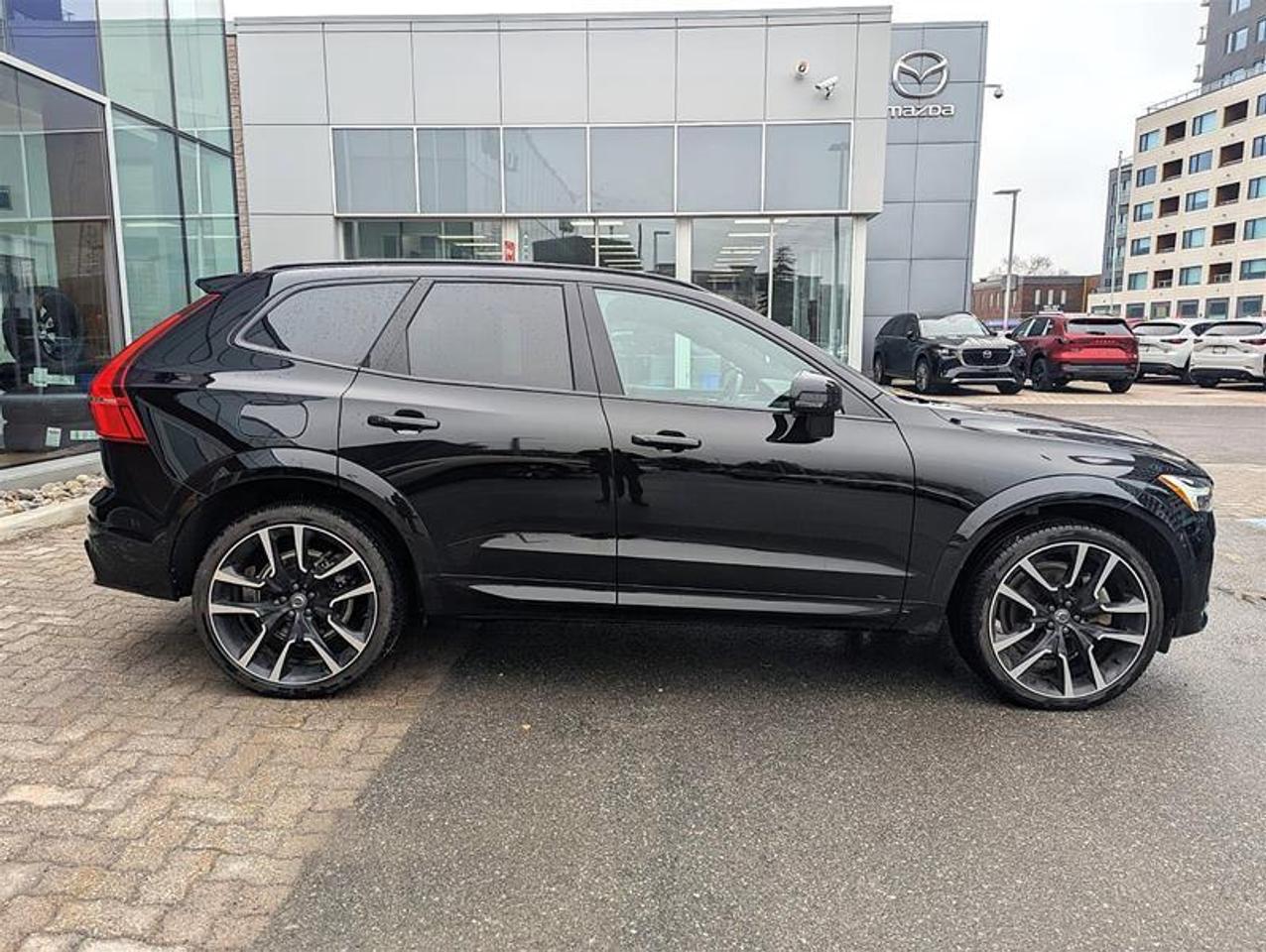 2023 Volvo XC60 B6 Ultimate   B&W   22” Wheels   AWD   Clean Photo