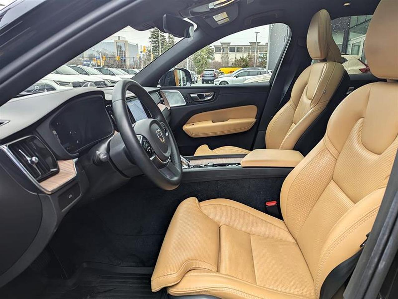 2023 Volvo XC60 B6 Ultimate   B&W   22” Wheels   AWD   Clean Photo