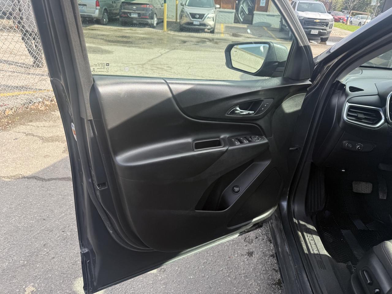 2018 Chevrolet Equinox *** 3 YEAR WARRANTY INCLUDED *** Photo