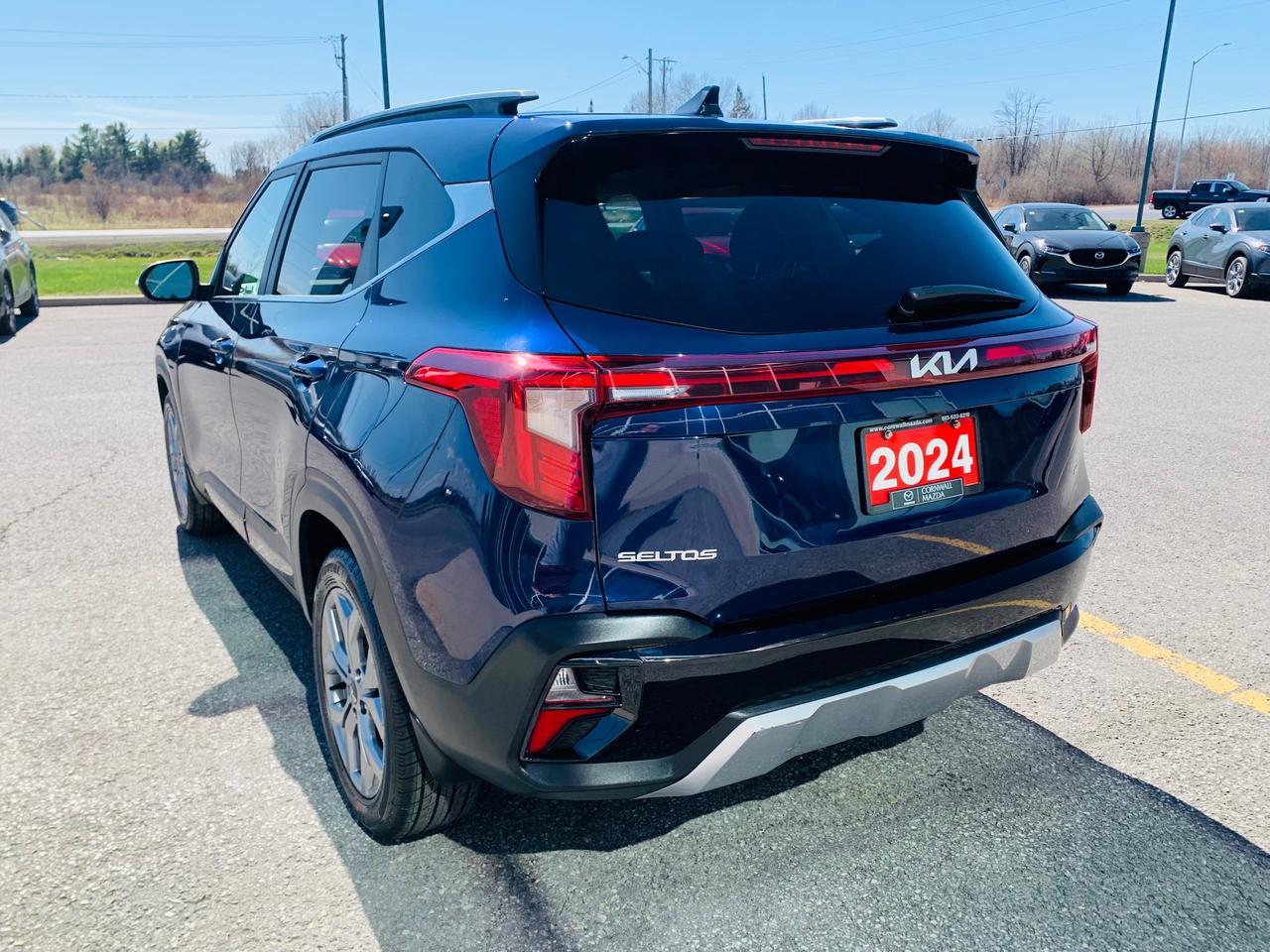 2024 Kia Seltos EX 4dr All-Wheel Drive Photo4