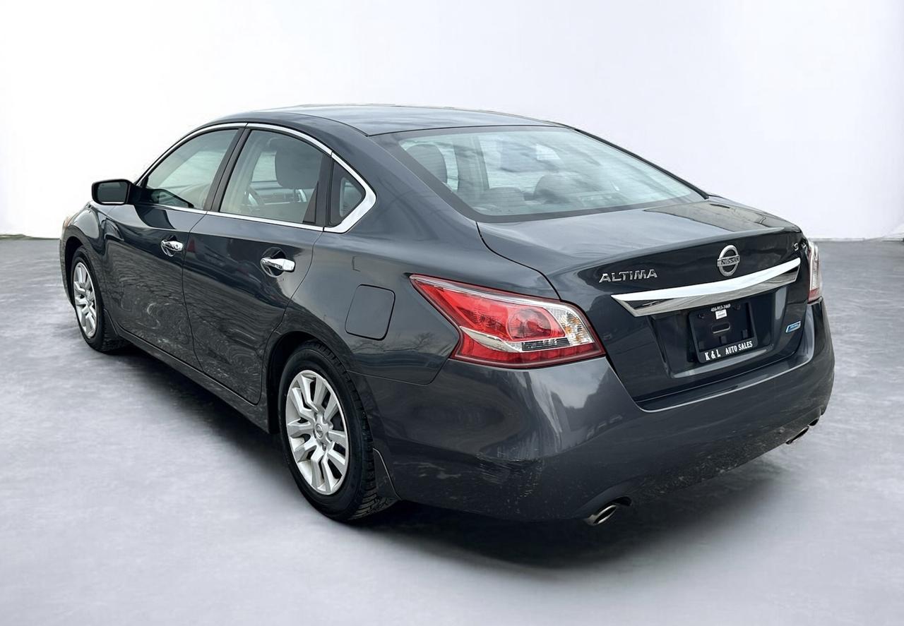 2013 Nissan Altima S ~ LOW KM ~ SAFETY INCLUDED Photo