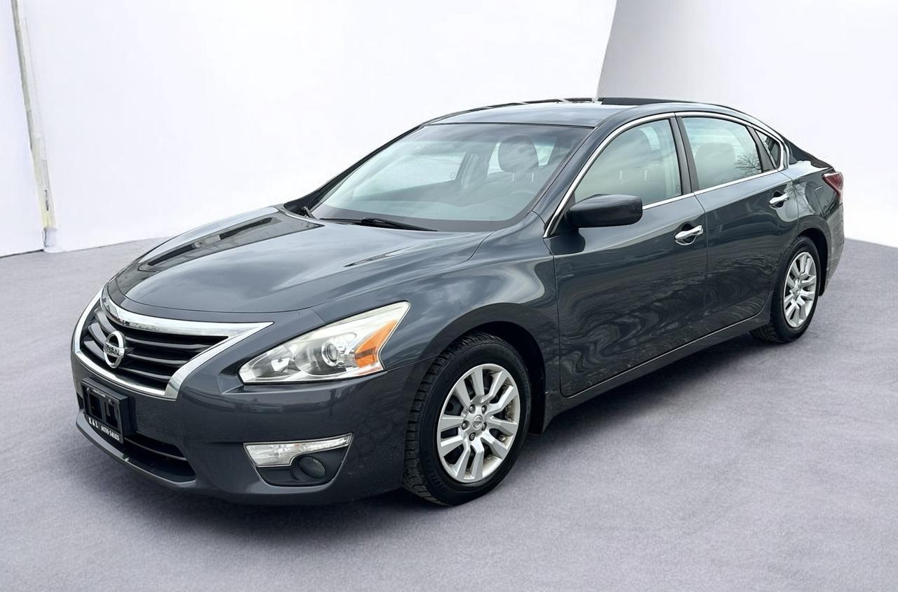 2013 Nissan Altima S ~ LOW KM ~ SAFETY INCLUDED Photo0