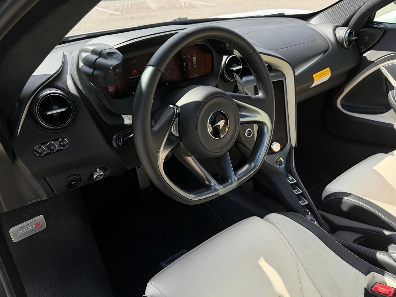2024 McLaren 750S Coupe Photo