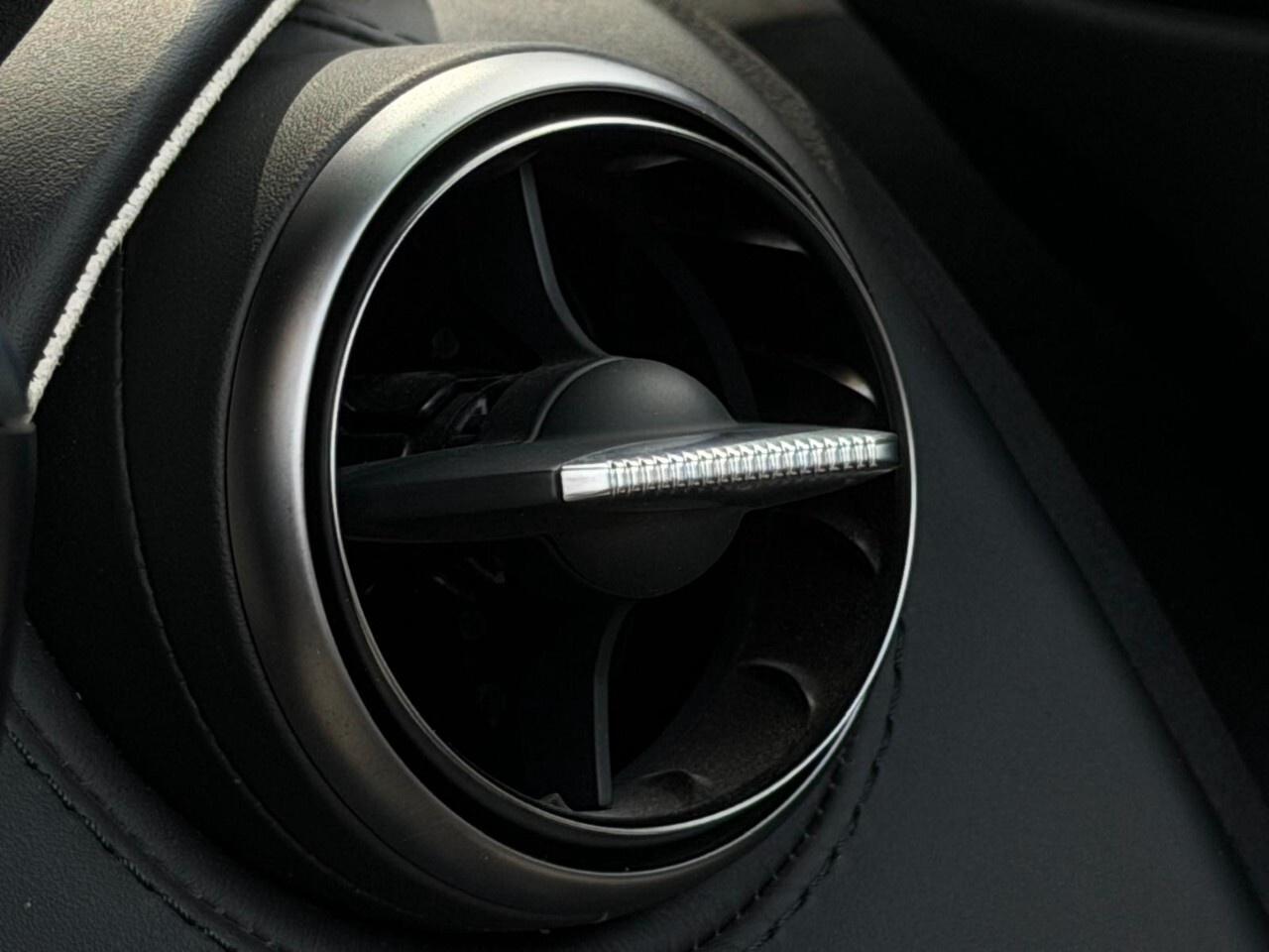 2024 McLaren 750S Coupe Photo