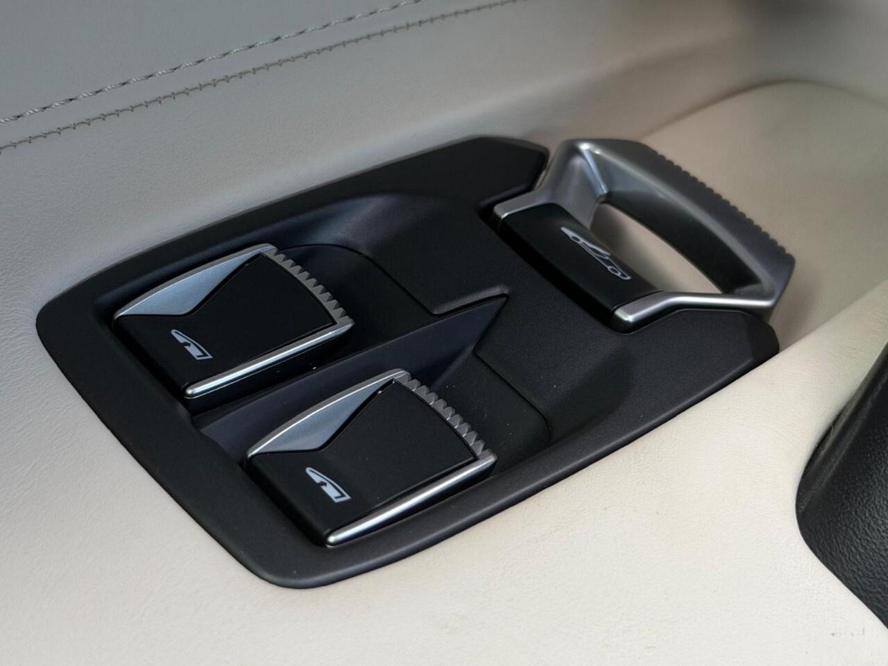 2024 McLaren 750S Coupe Photo