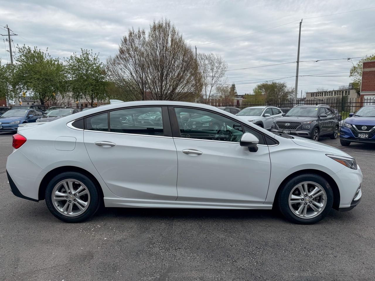 2016 Chevrolet Cruze LT/1 OWNER/LOW KM/BSM/REMOTE/ROOF/CAMERA/1.4L Photo