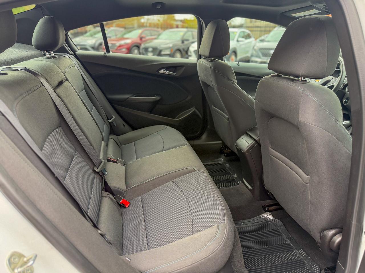 2016 Chevrolet Cruze LT/1 OWNER/LOW KM/BSM/REMOTE/ROOF/CAMERA/1.4L Photo