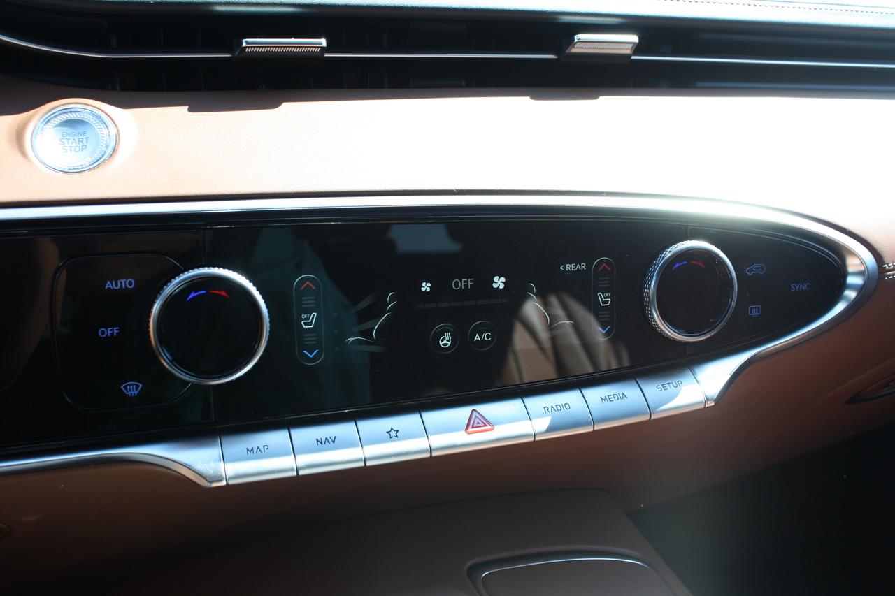 2025 Genesis GV70 2.5T Prestige AWD Photo