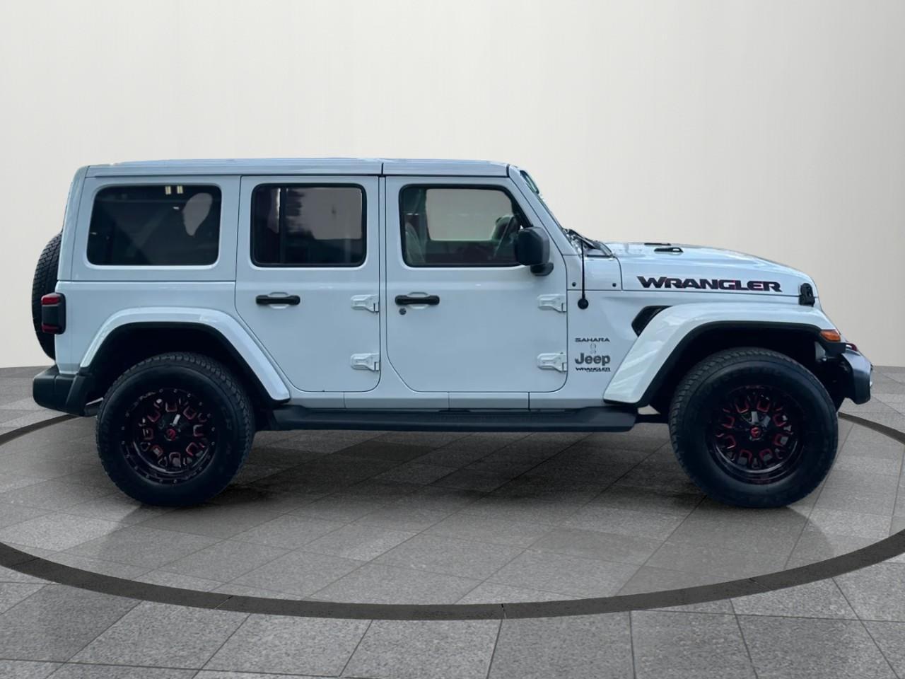 2018 Jeep WRANGLER UNLIMITED Sahara 4dr 4x4 Photo