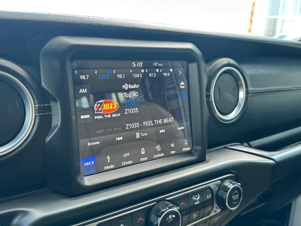 2018 Jeep WRANGLER UNLIMITED Sahara 4dr 4x4 Photo