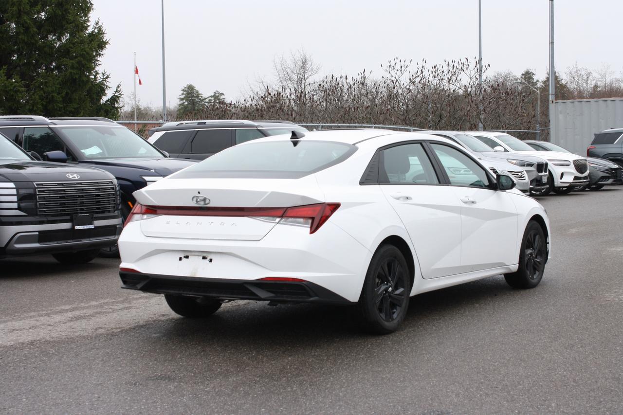 2023 Hyundai Elantra Preferred IVT w-Tech Pkg Photo4