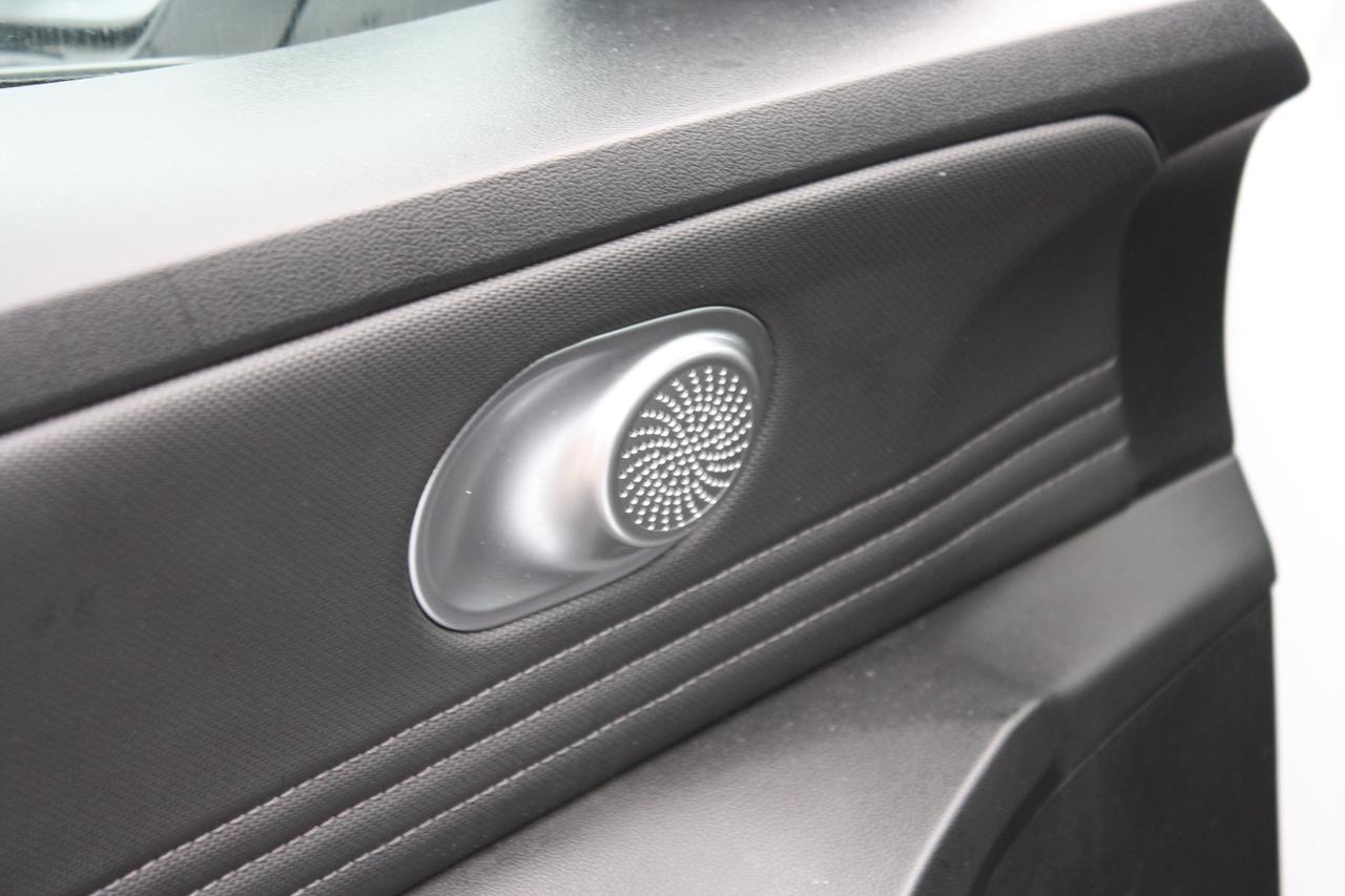 2023 Hyundai Elantra Preferred IVT w-Tech Pkg Photo