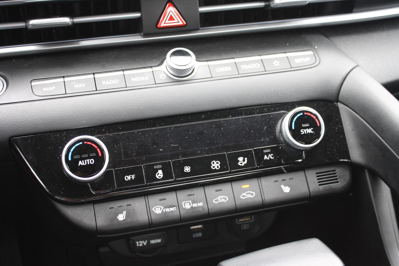 2023 Hyundai Elantra Preferred IVT w-Tech Pkg Photo