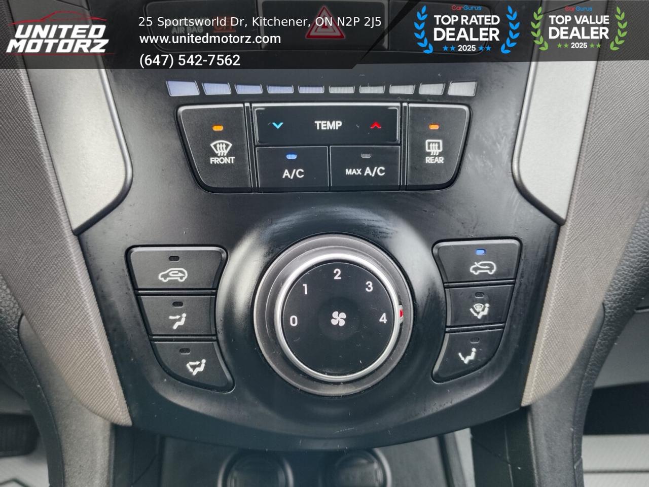 2016 Hyundai Santa Fe XL~SAFETY CERTIFIED~ONE OWNER~NO ACCIDENTS~28 SERV Photo