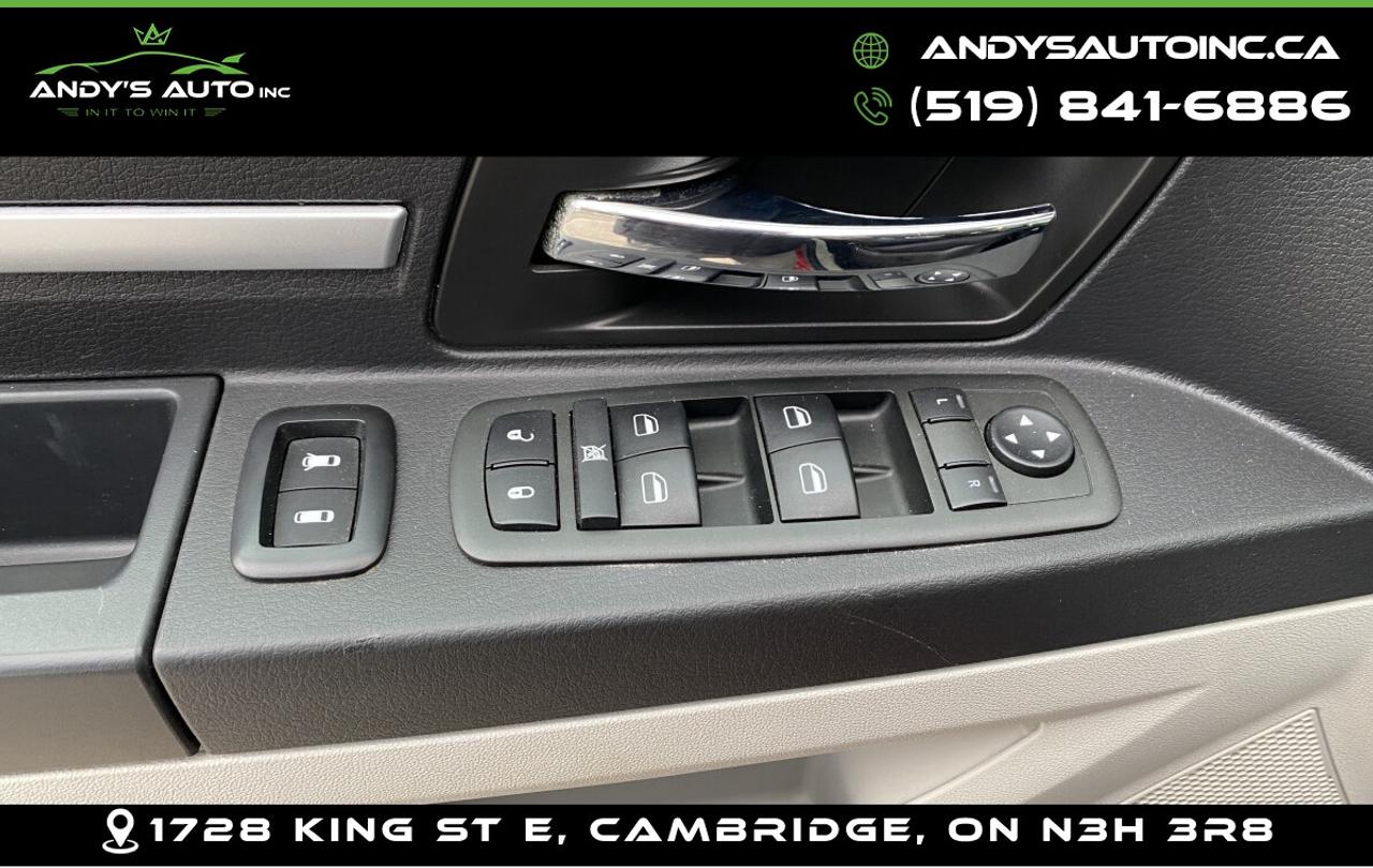 2010 Dodge Grand Caravan SXT ! STOW N GO ! NO ACCIDENTS ! 24 SERVICE ! Photo
