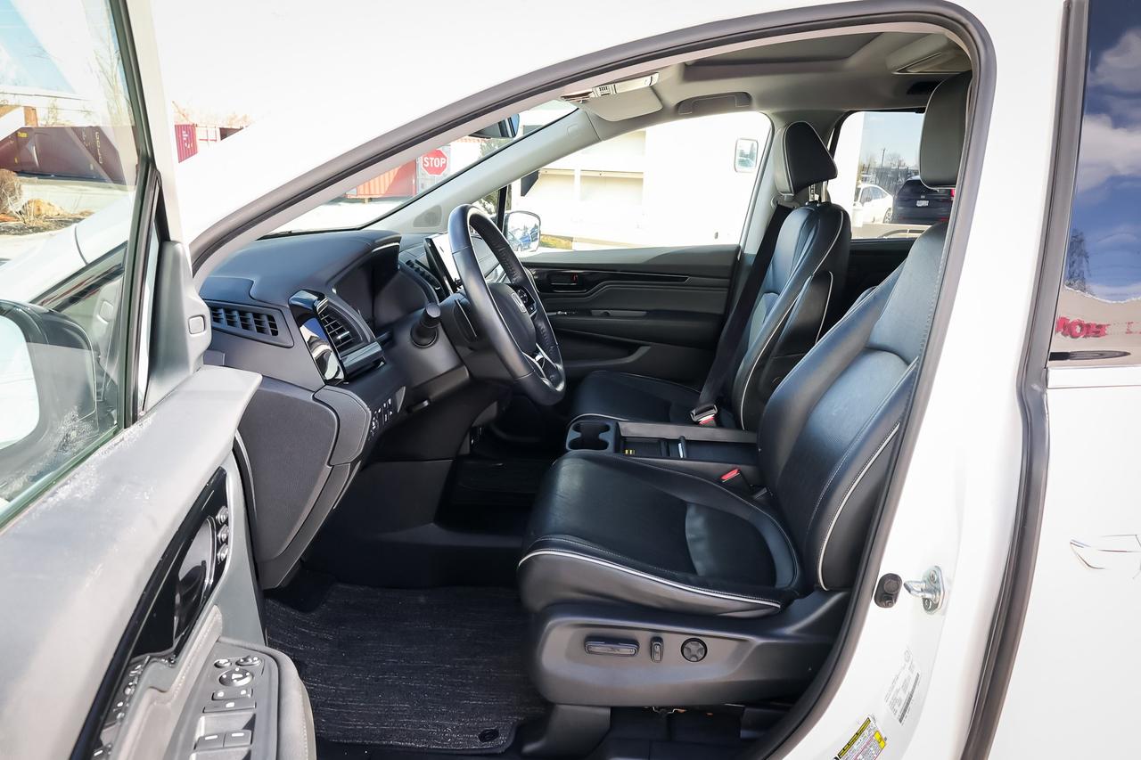 2023 Honda Odyssey Touring Passenger Van Photo