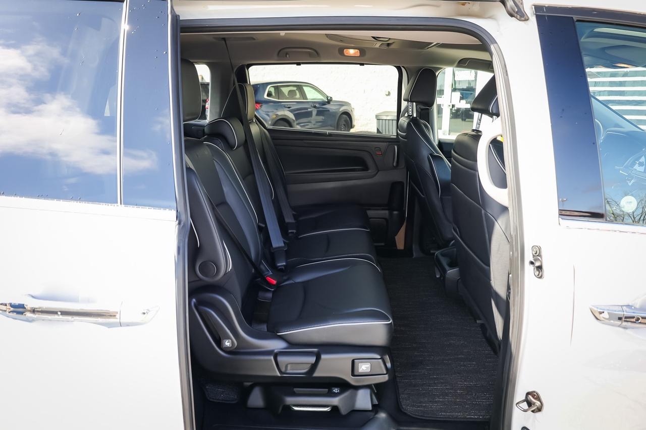 2023 Honda Odyssey Touring Passenger Van Photo