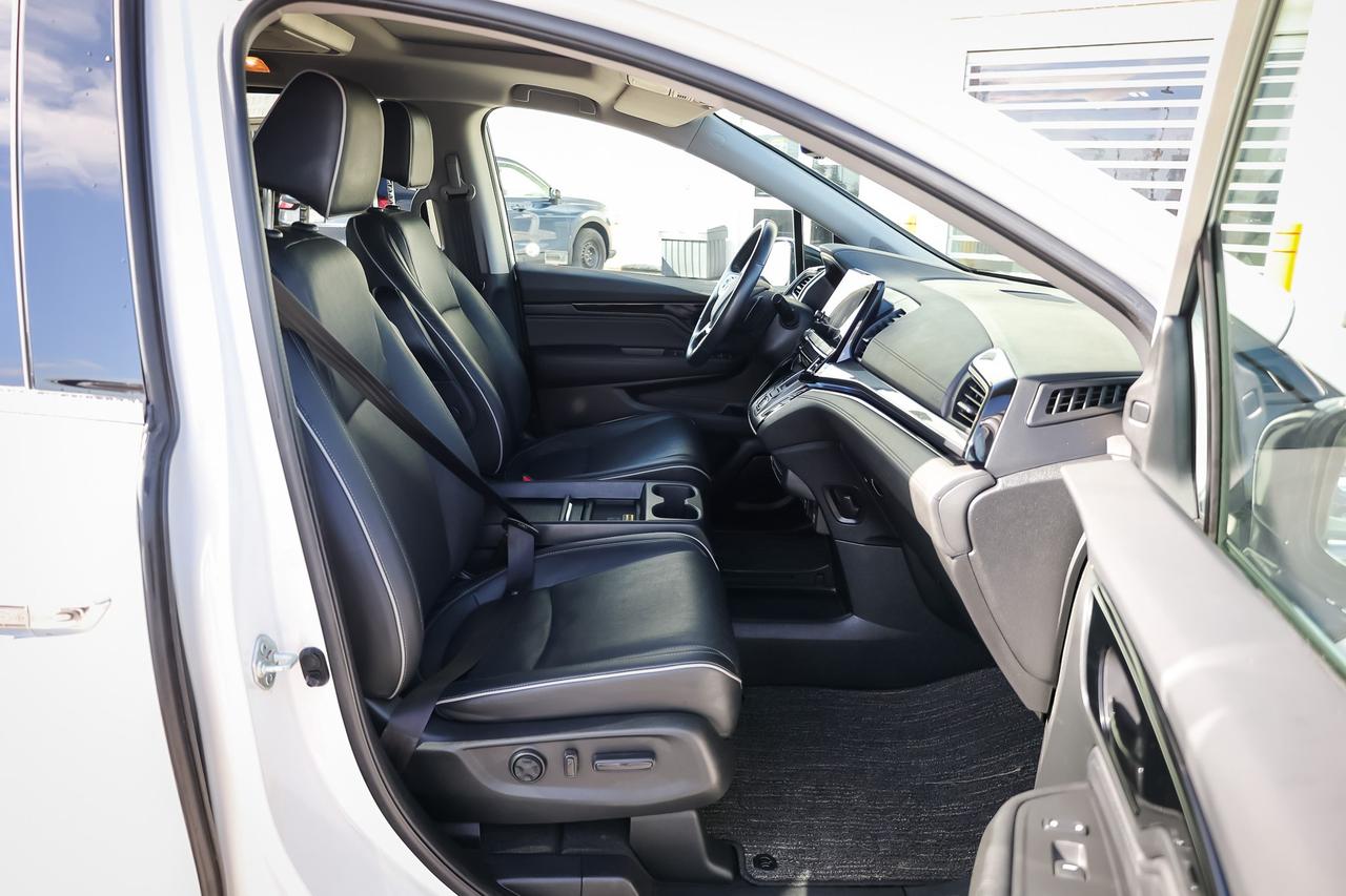 2023 Honda Odyssey Touring Passenger Van Photo
