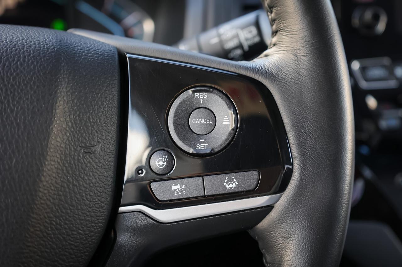 2023 Honda Odyssey Touring Passenger Van Photo