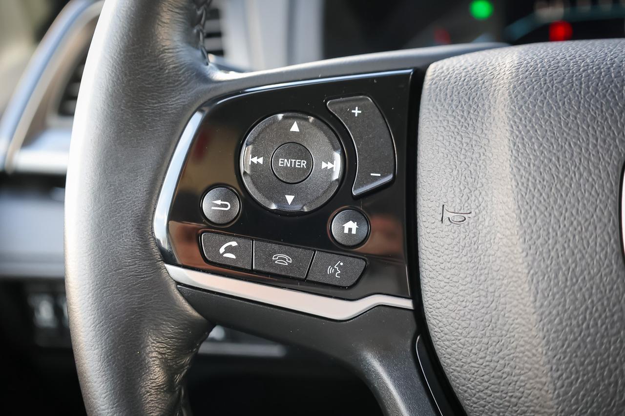 2023 Honda Odyssey Touring Passenger Van Photo