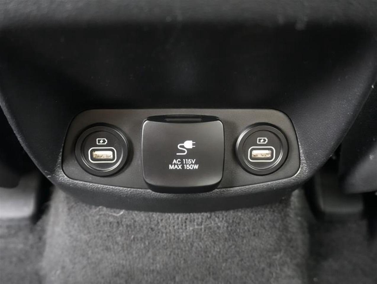 2022 Hyundai Santa Fe Ultimate Calligraphy AWD 2.5T Photo
