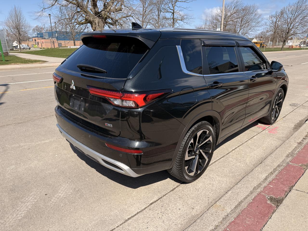 2022 Mitsubishi Outlander SE Photo