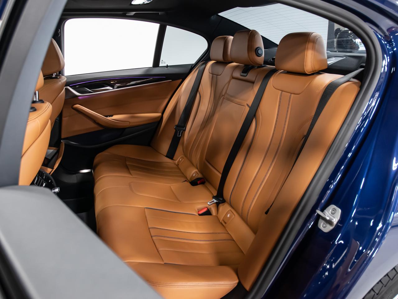 2018 BMW 5 Series 530i xDrive PREMIUM ESSENTIAL DRIVER ASSISTANCE Photo