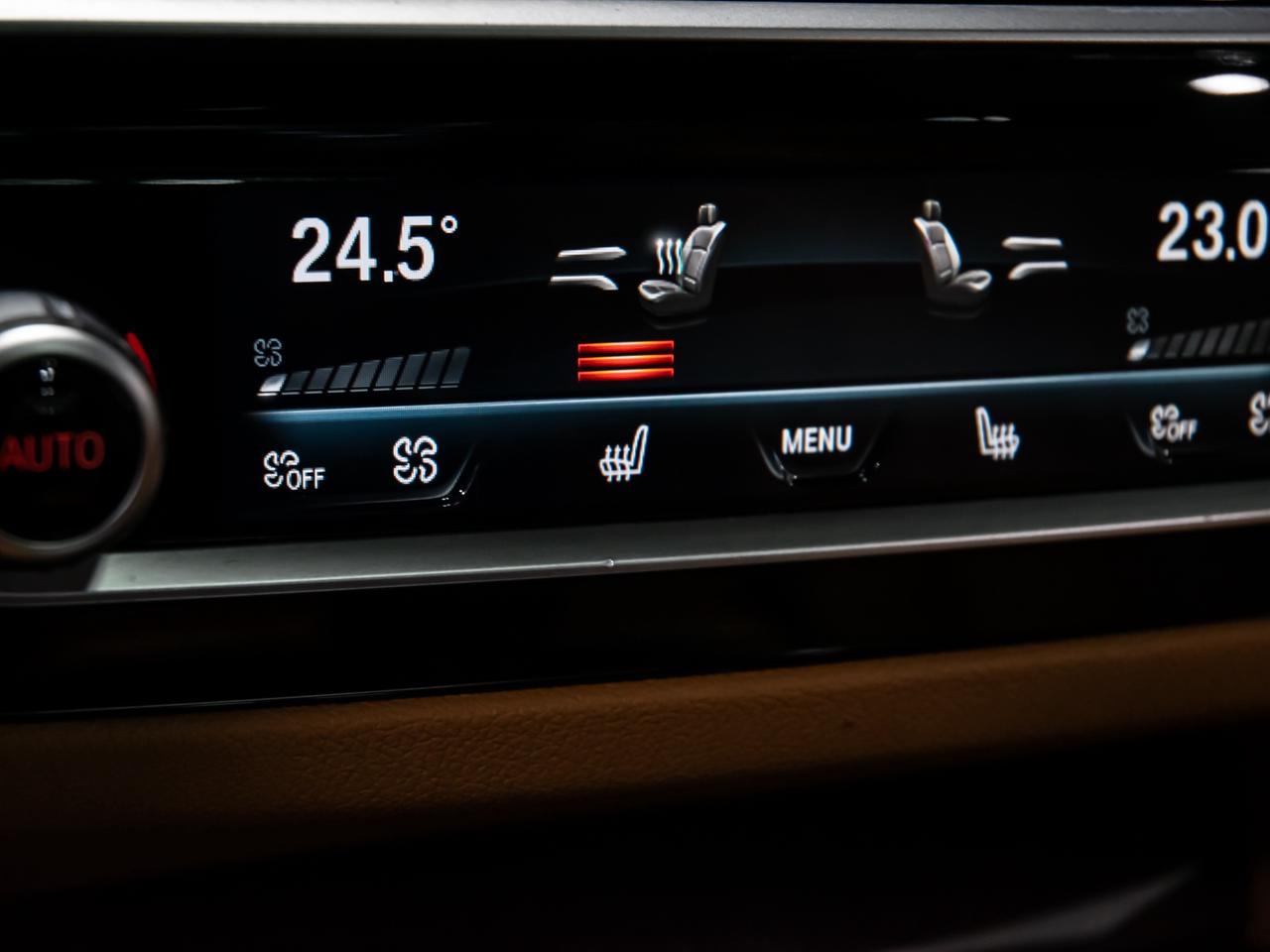 2018 BMW 5 Series 530i xDrive PREMIUM ESSENTIAL DRIVER ASSISTANCE Photo