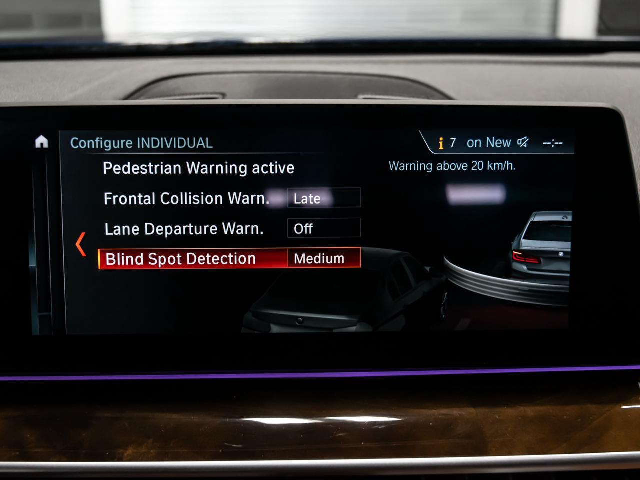 2018 BMW 5 Series 530i xDrive PREMIUM ESSENTIAL DRIVER ASSISTANCE Photo