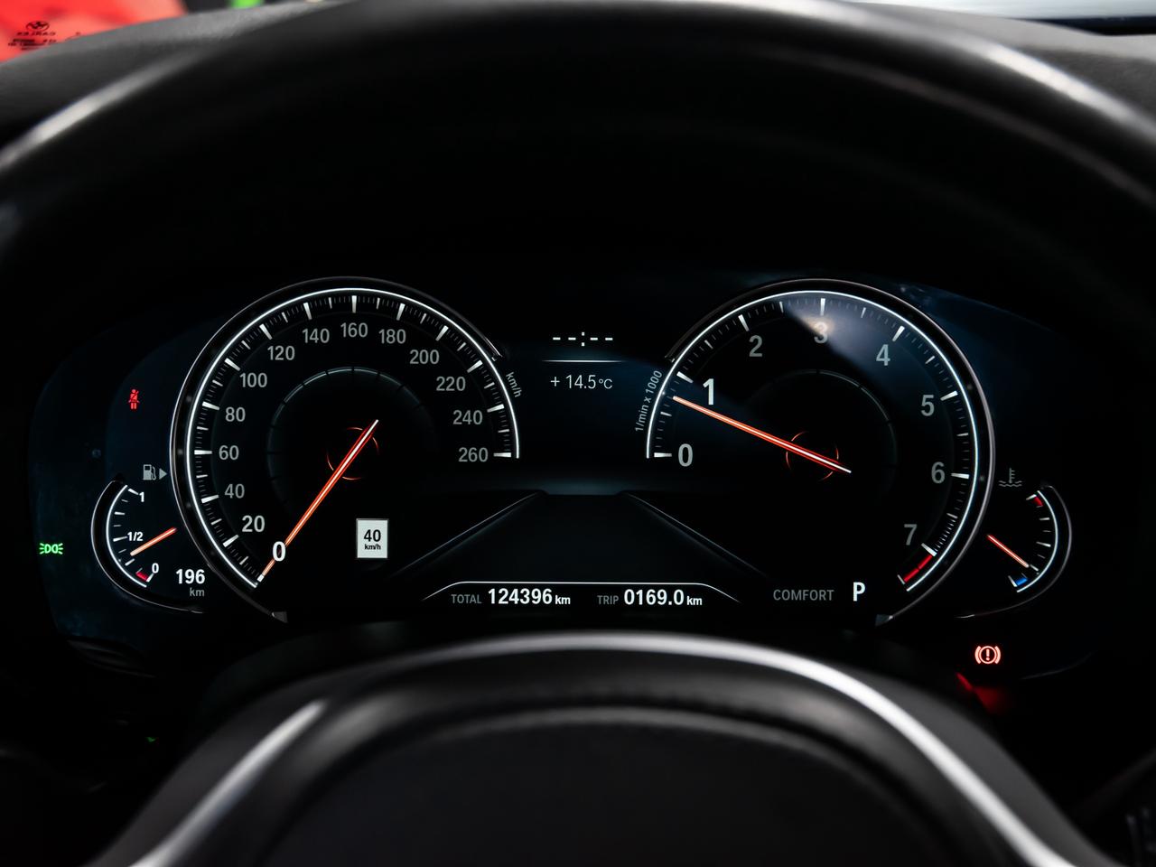 2018 BMW 5 Series 530i xDrive PREMIUM ESSENTIAL DRIVER ASSISTANCE Photo