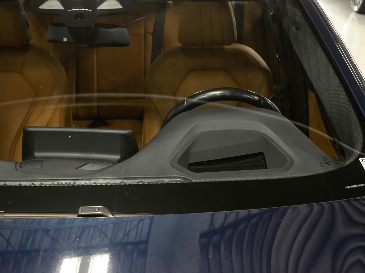 2018 BMW 5 Series 530i xDrive PREMIUM ESSENTIAL DRIVER ASSISTANCE Photo