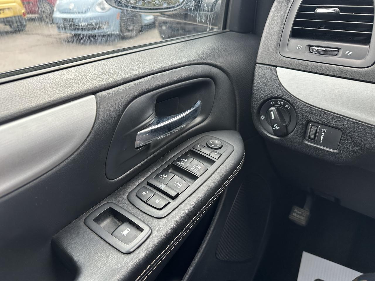2017 Dodge Grand Caravan 4dr Wgn SXT Photo