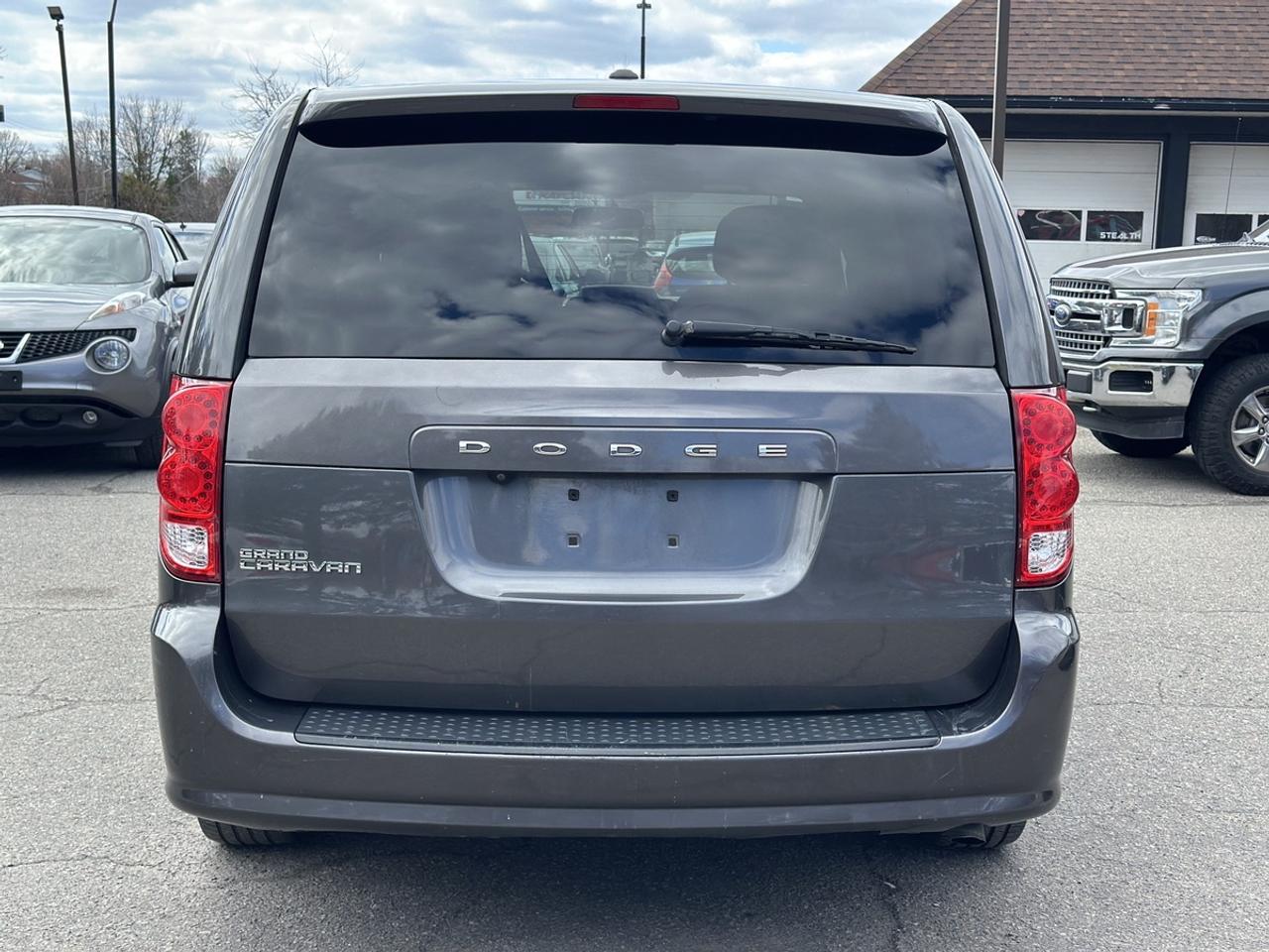 2017 Dodge Grand Caravan SXT **DVD*FULLY DEALER SERVICED*NEW SHOCKS* Photo
