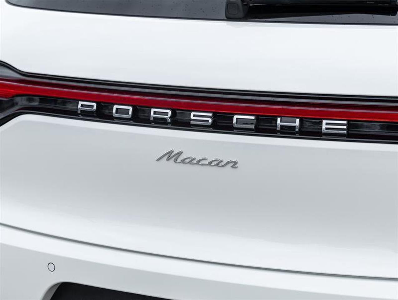 2021 Porsche Macan AWD Existing Warranty Until Oct 2027 Premium Plus Photo