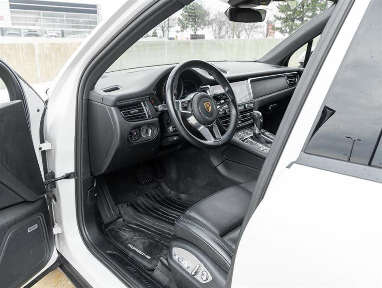 2021 Porsche Macan AWD Existing Warranty Until Oct 2027 Premium Plus Photo