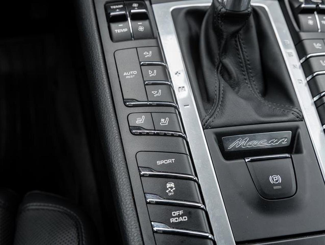 2021 Porsche Macan AWD Existing Warranty Until Oct 2027 Premium Plus Photo