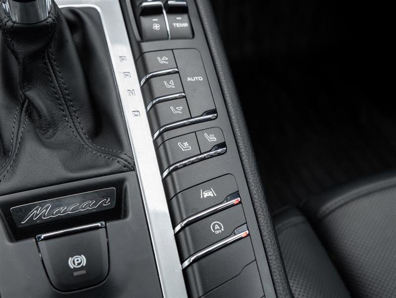 2021 Porsche Macan AWD Existing Warranty Until Oct 2027 Premium Plus Photo
