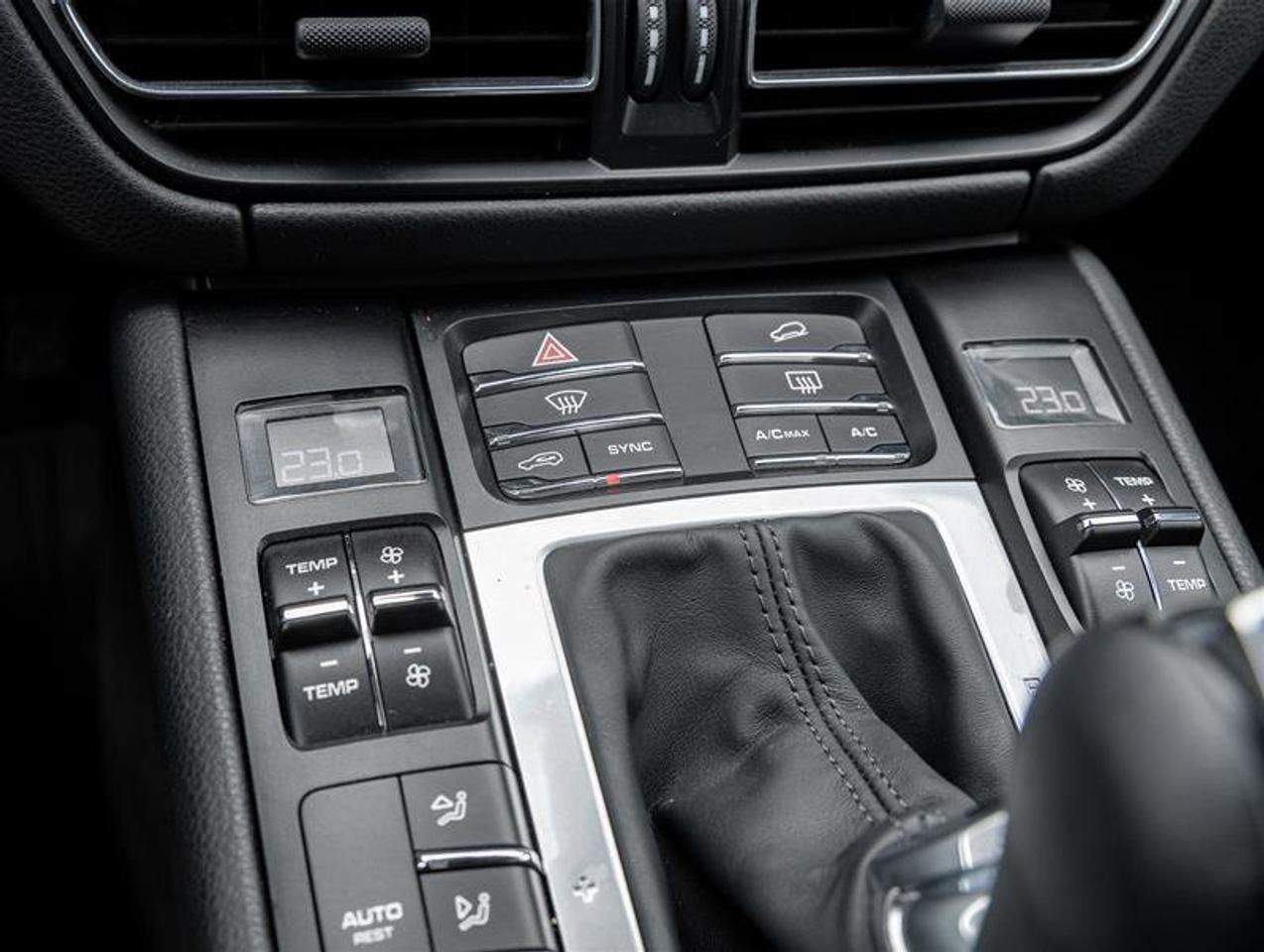 2021 Porsche Macan AWD Existing Warranty Until Oct 2027 Premium Plus Photo
