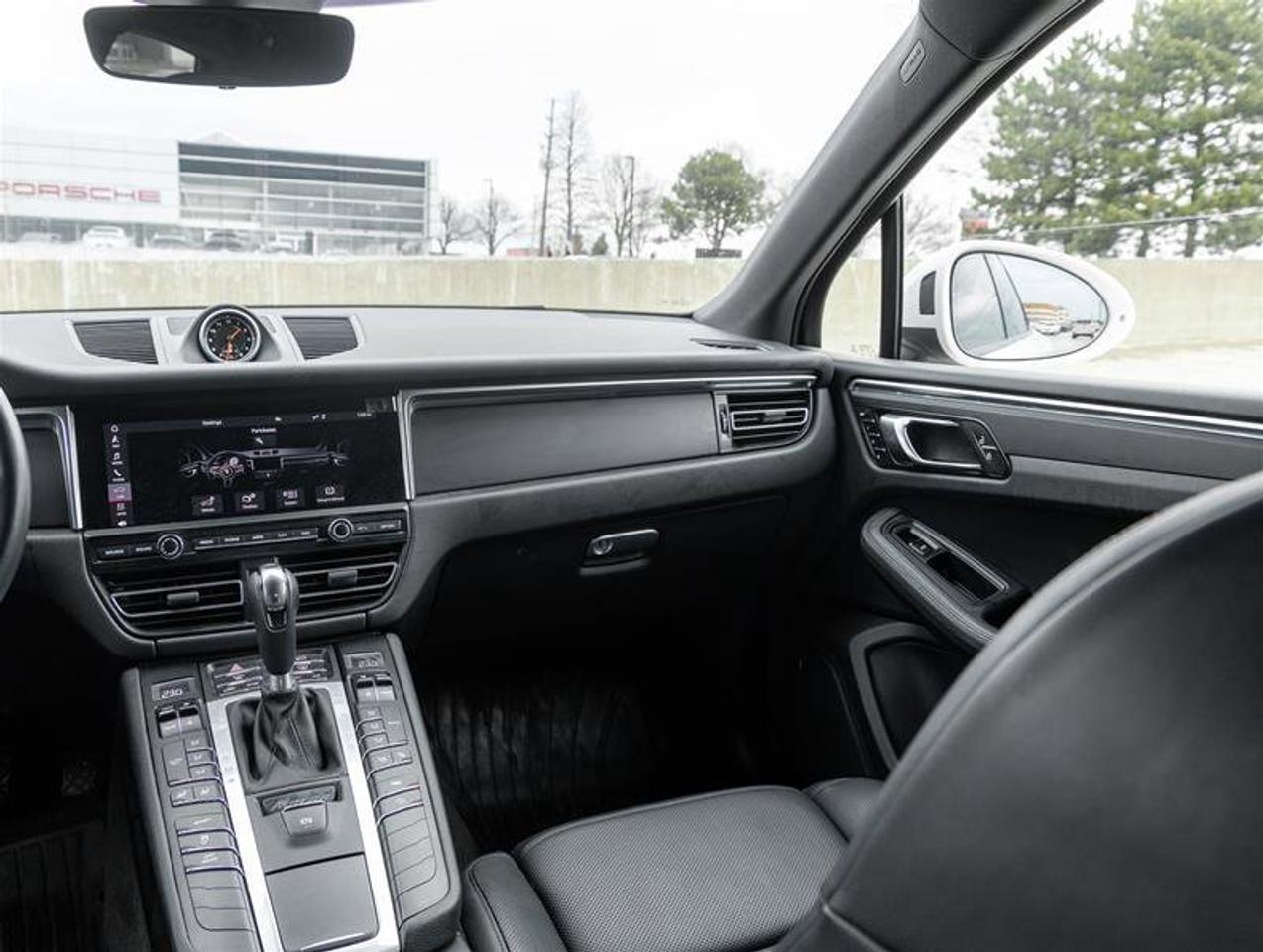 2021 Porsche Macan AWD Existing Warranty Until Oct 2027 Premium Plus Photo