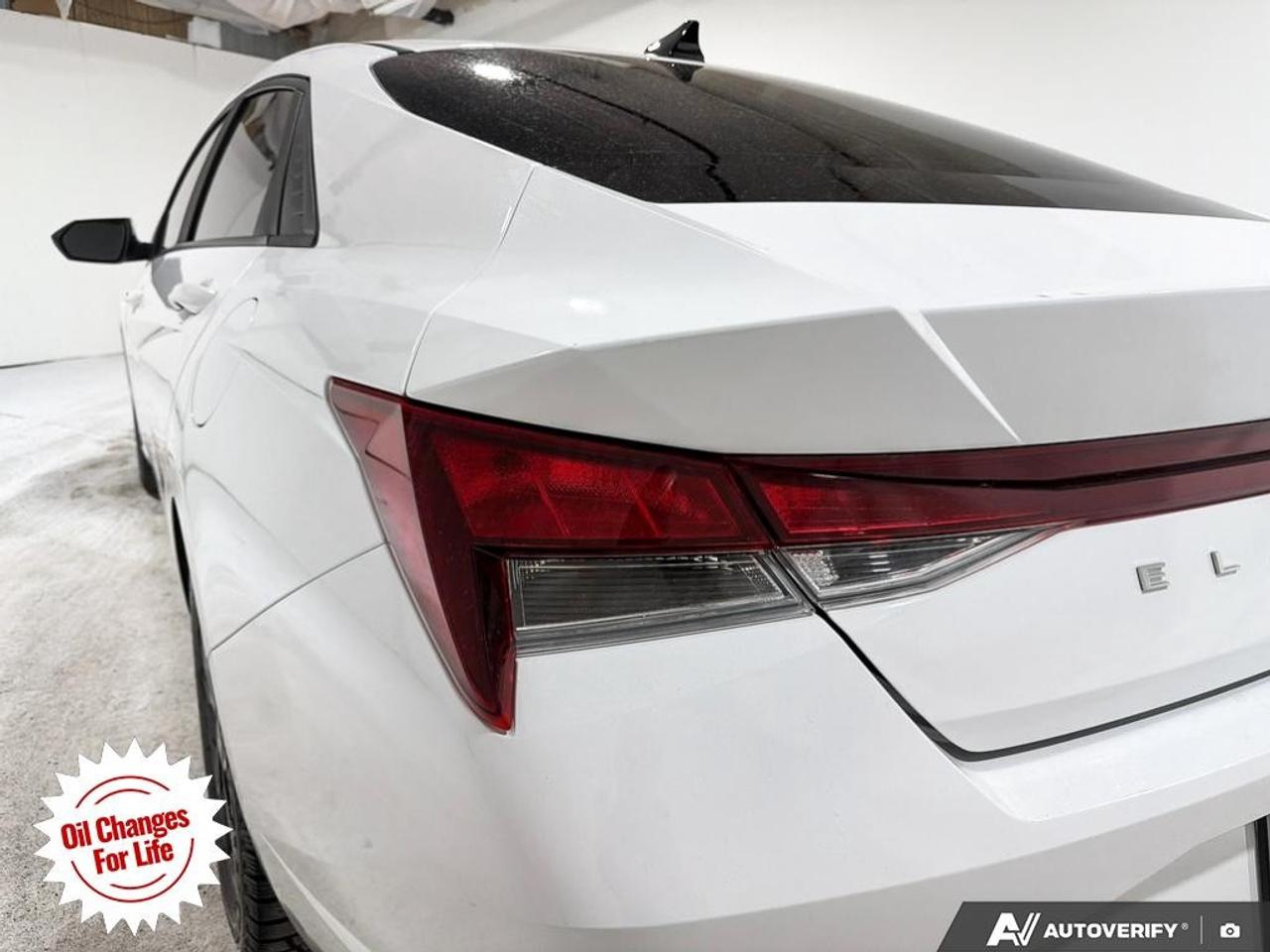 2022 Hyundai Elantra Preferred IVT w/Sun & Tech Package Photo
