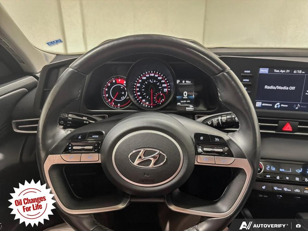 2022 Hyundai Elantra Preferred IVT w/Sun & Tech Package Photo