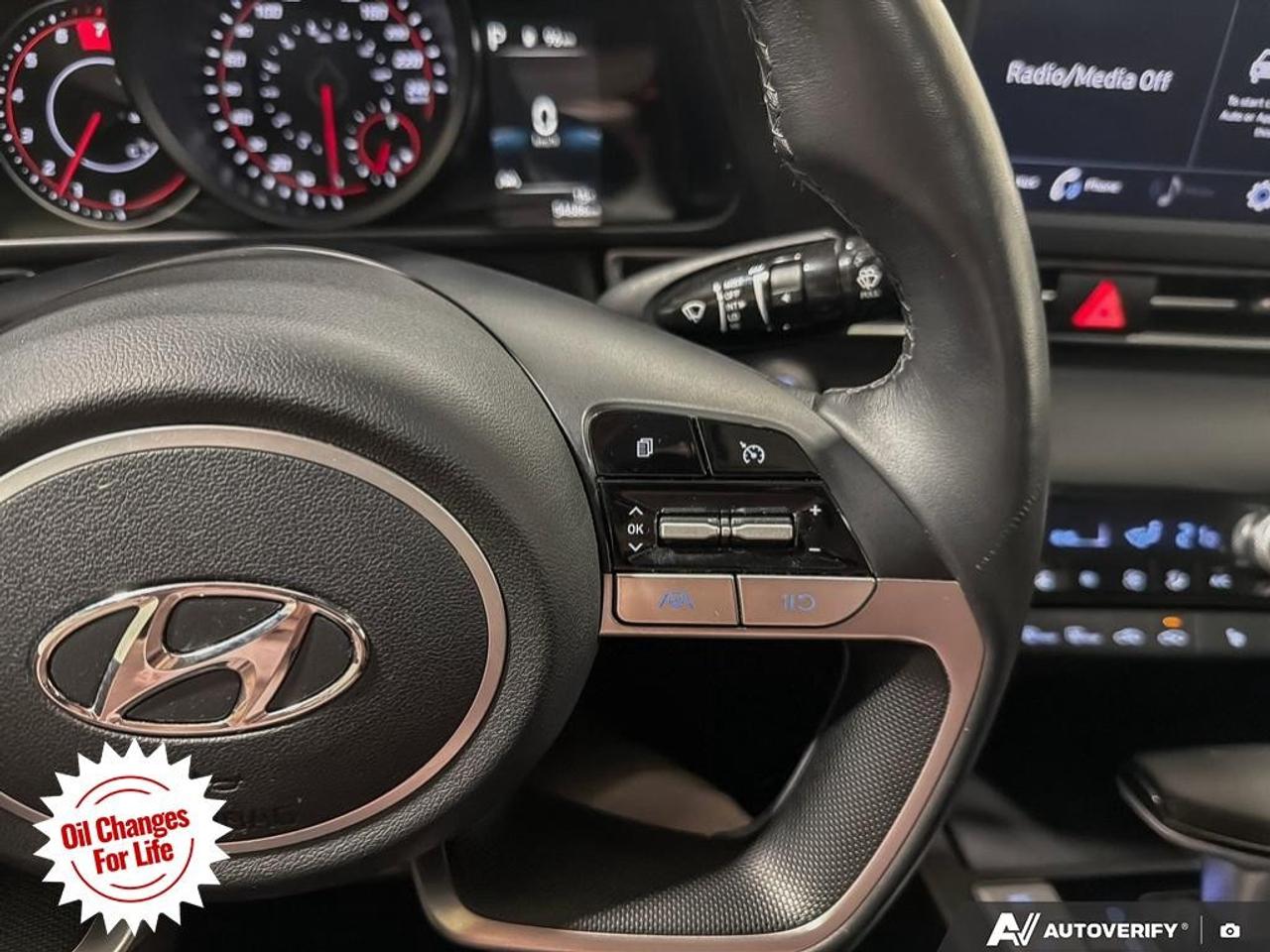 2022 Hyundai Elantra Preferred IVT w/Sun & Tech Package Photo