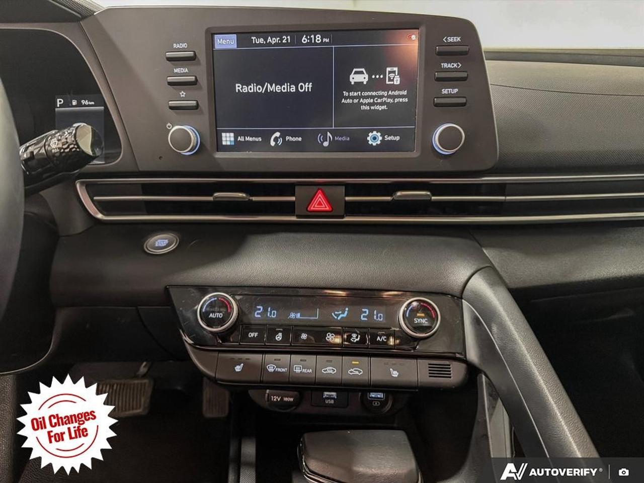 2022 Hyundai Elantra Preferred IVT w/Sun & Tech Package Photo