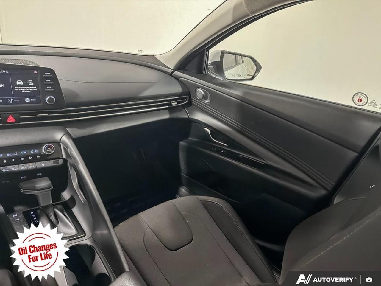 2022 Hyundai Elantra Preferred IVT w/Sun & Tech Package Photo