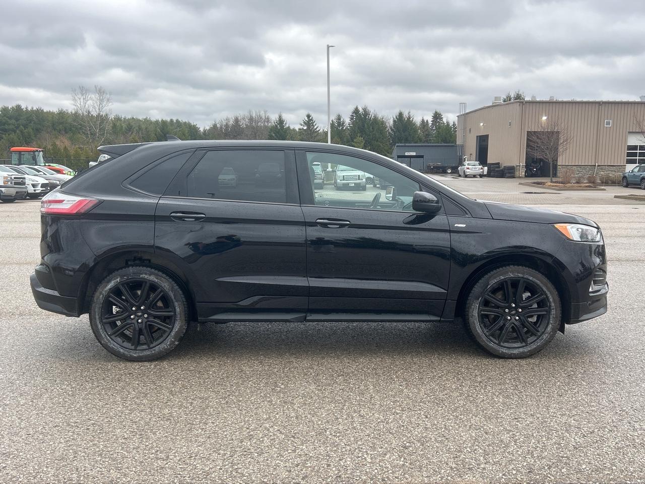 2024 Ford Edge ST Line AWD   Nav. Pano Roof Heated Seats Tow Pkg. Photo