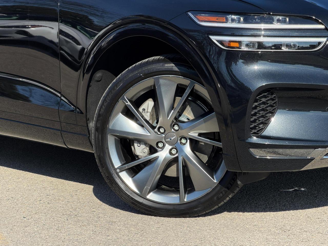 2025 Genesis GV70 2.5T ADVANCED PLUS, HEADS UP DISPLAY, 360 CAM Photo